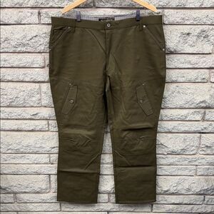 Men's Cargo Pants in Olive Green with Utility Pockets